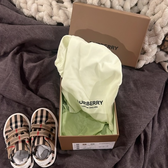 MARKHAM STRAPS TODDLER BURBERRY SHOE US/5 - Picture 4 of 4